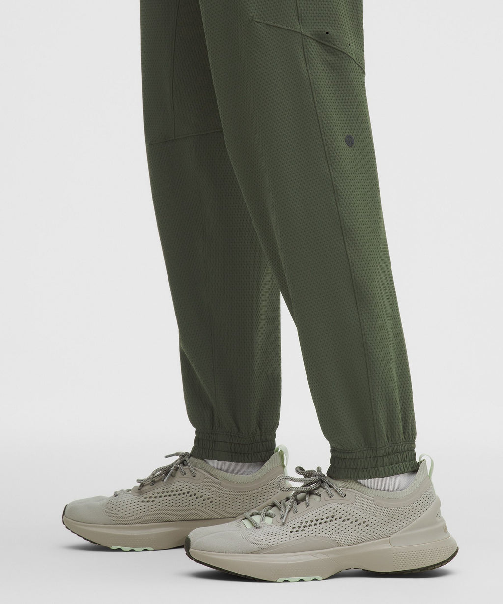 License to Train Textured JoggerShorter
