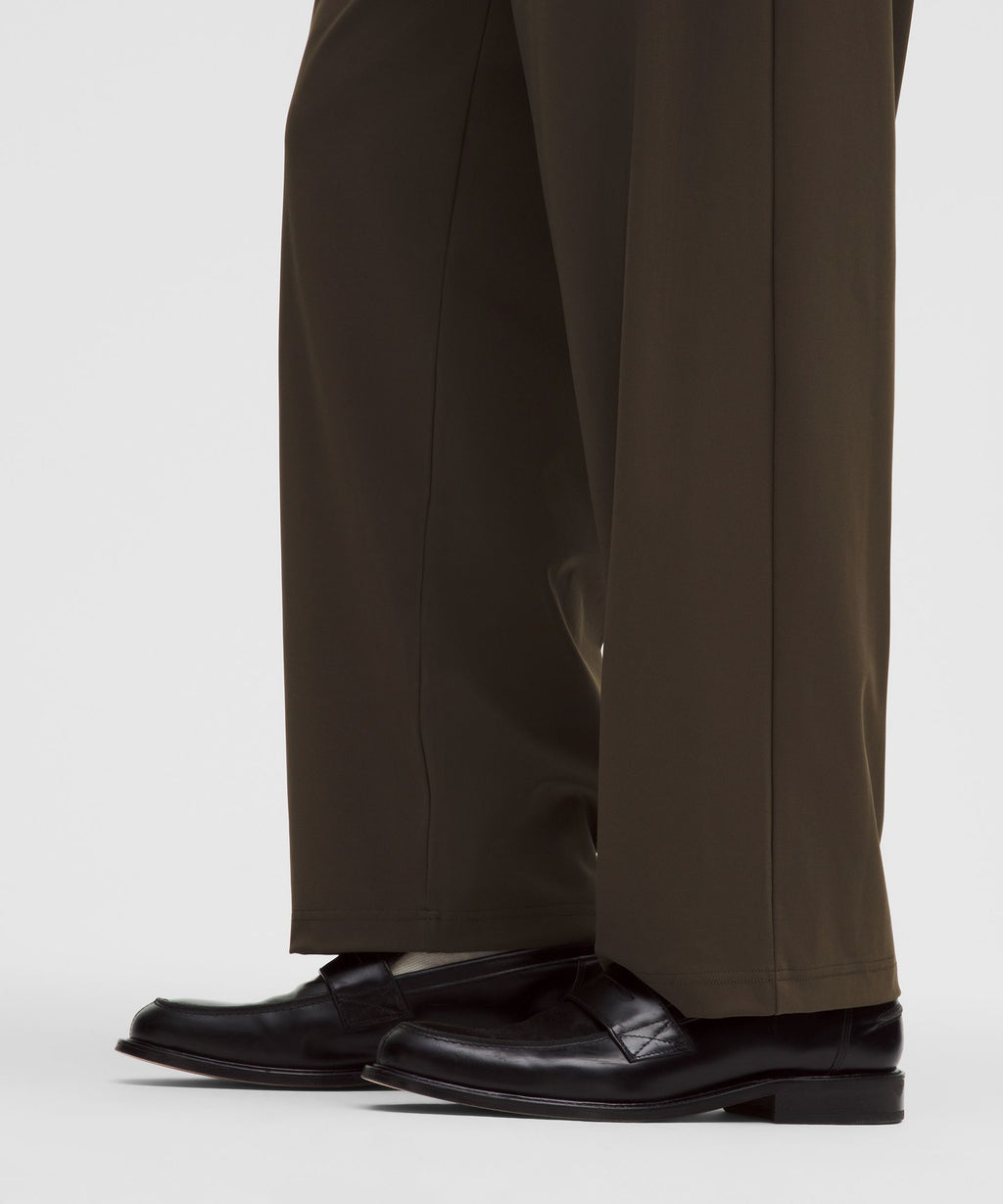 Men's Daydrift Relaxed-Fit Pleated Trouser RegularNo Belt Loops