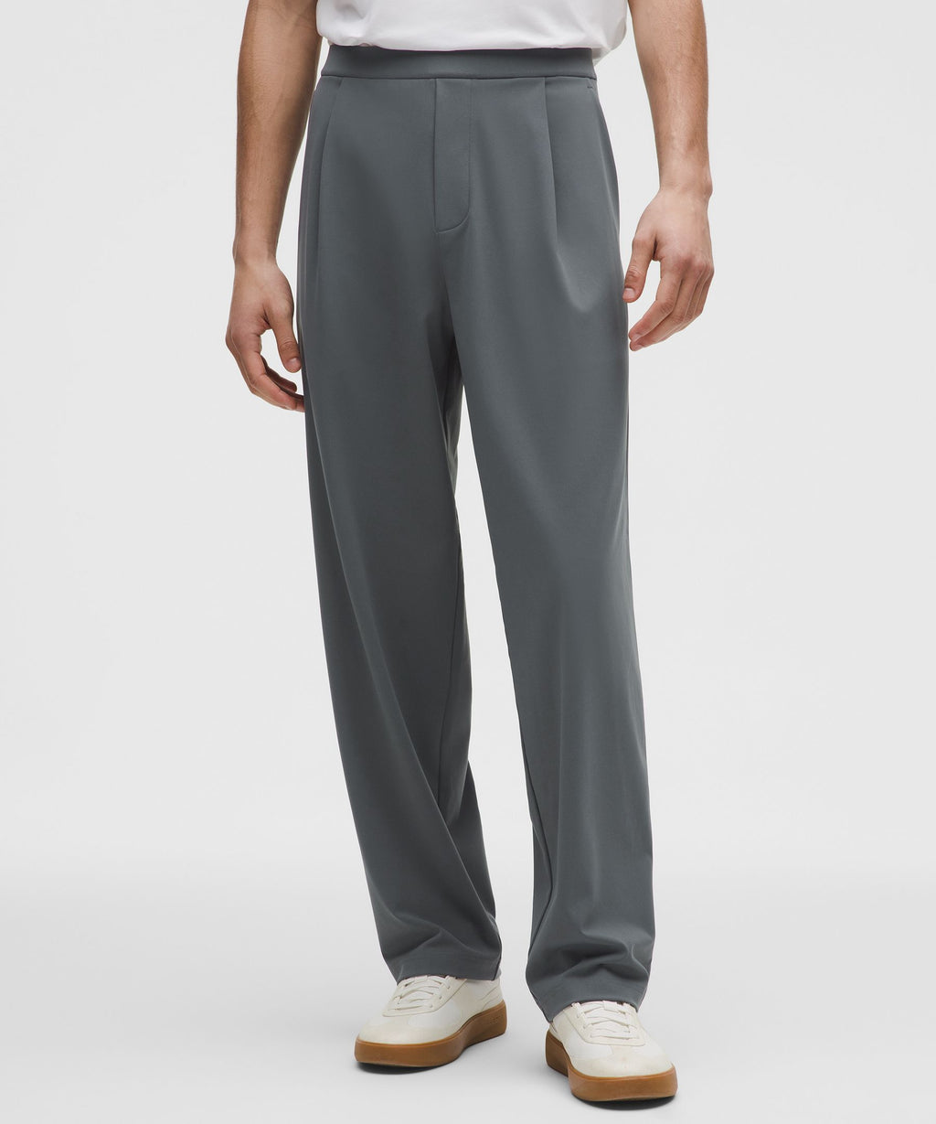 Men's Daydrift Relaxed-Fit Pleated Trouser ShorterNo Belt Loops
