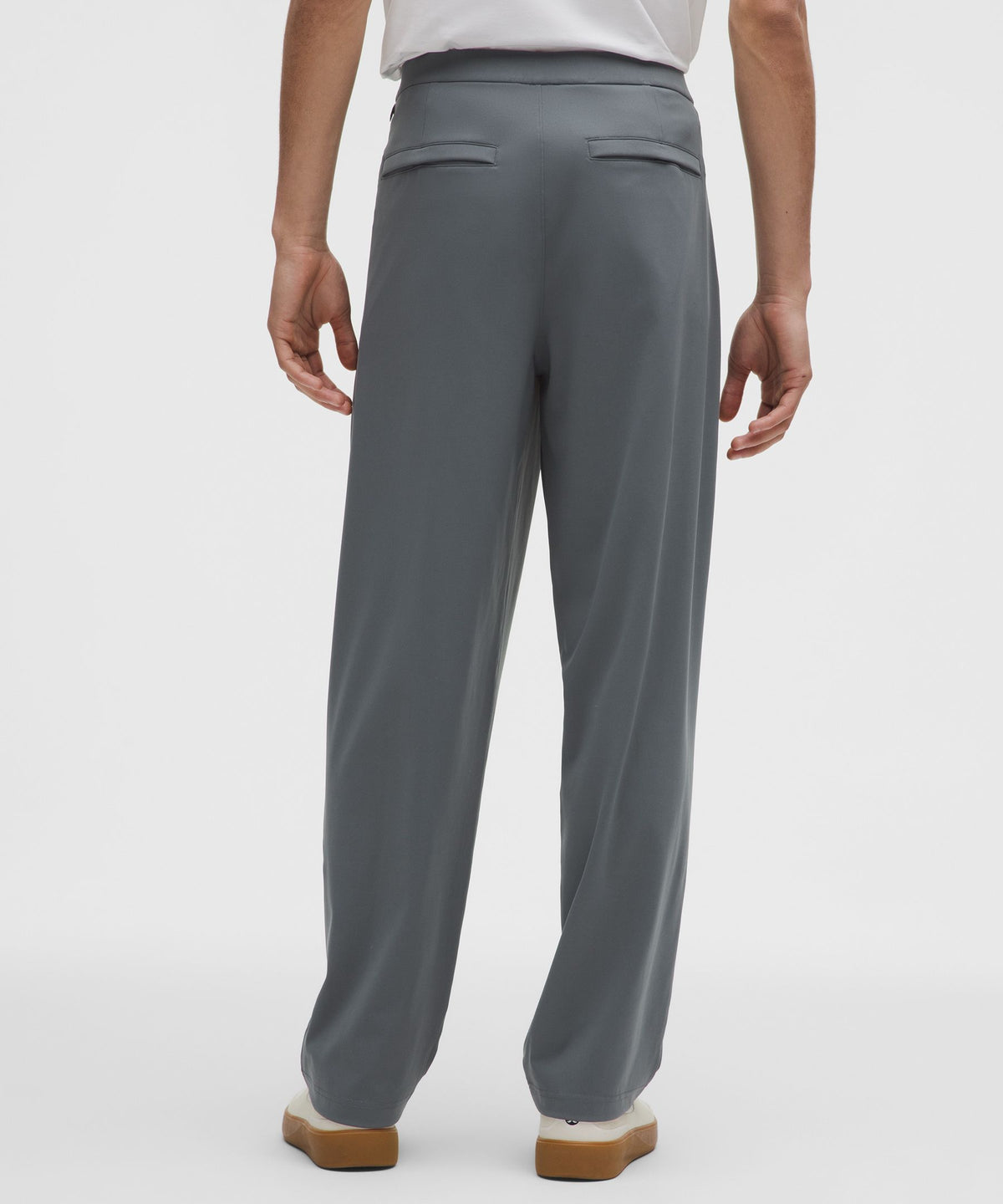 Men's Daydrift Relaxed-Fit Pleated Trouser ShorterNo Belt Loops