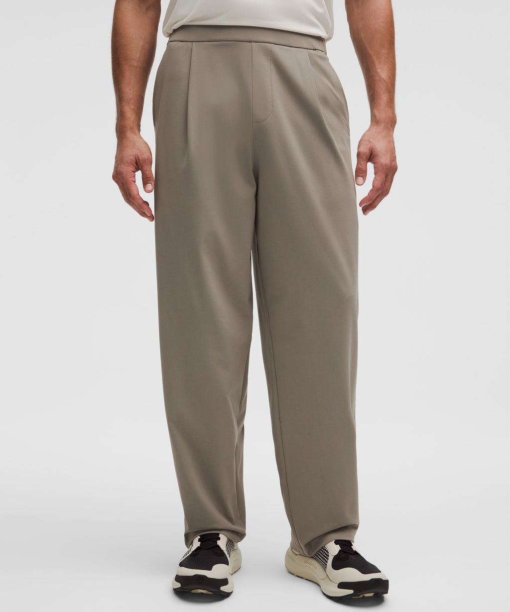 Men's Daydrift Relaxed-Fit Pleated Trouser ShorterNo Belt Loops