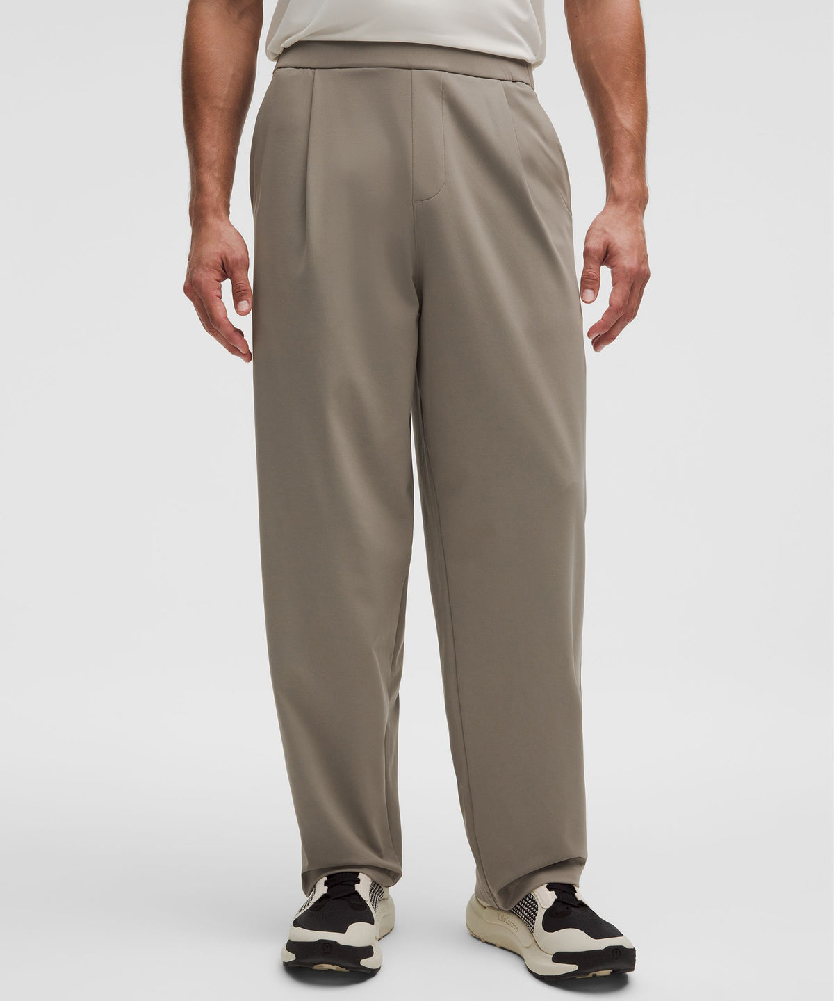 Men's Daydrift Relaxed-Fit Pleated Trouser ShorterNo Belt Loops