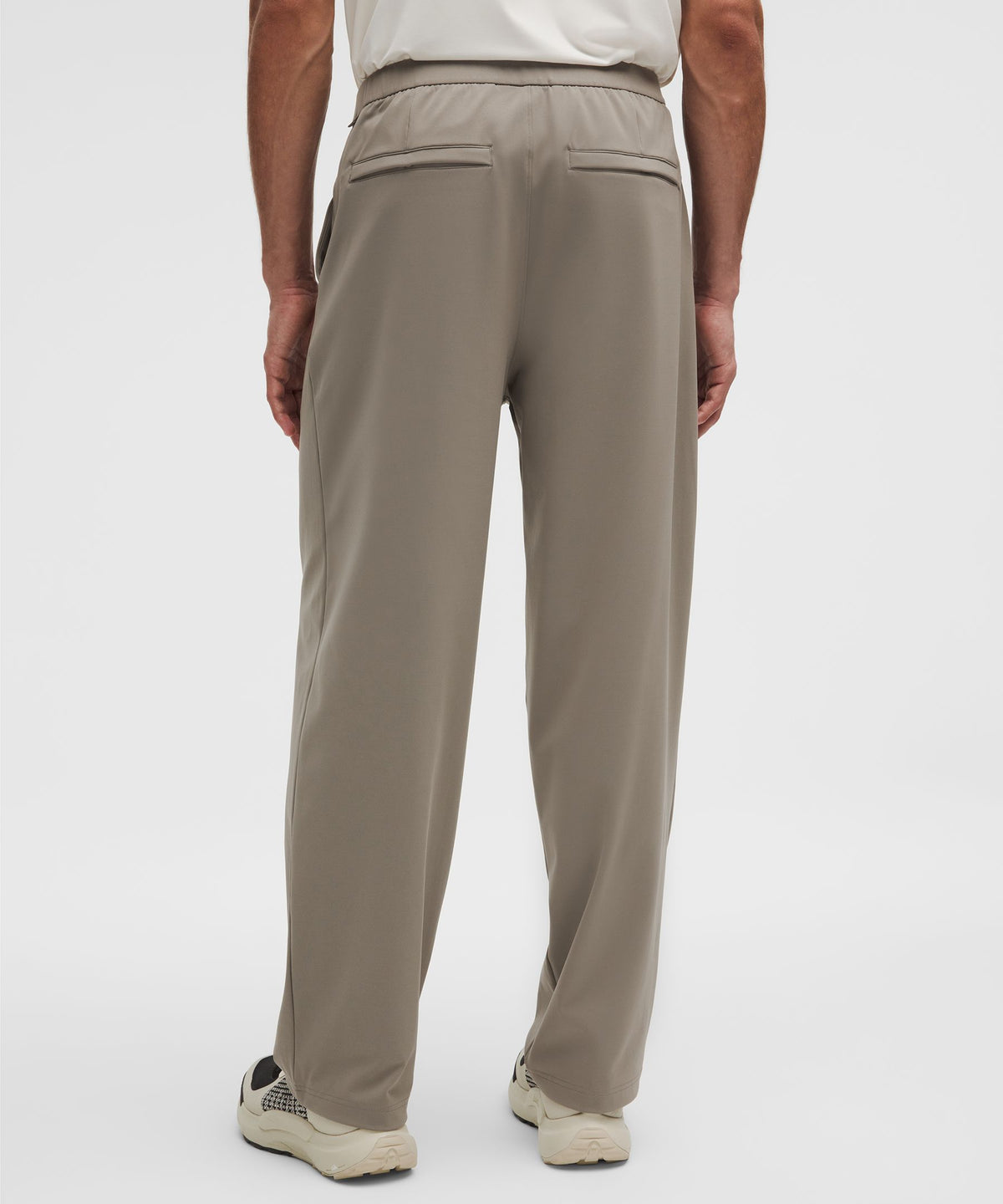 Men's Daydrift Relaxed-Fit Pleated Trouser ShorterNo Belt Loops