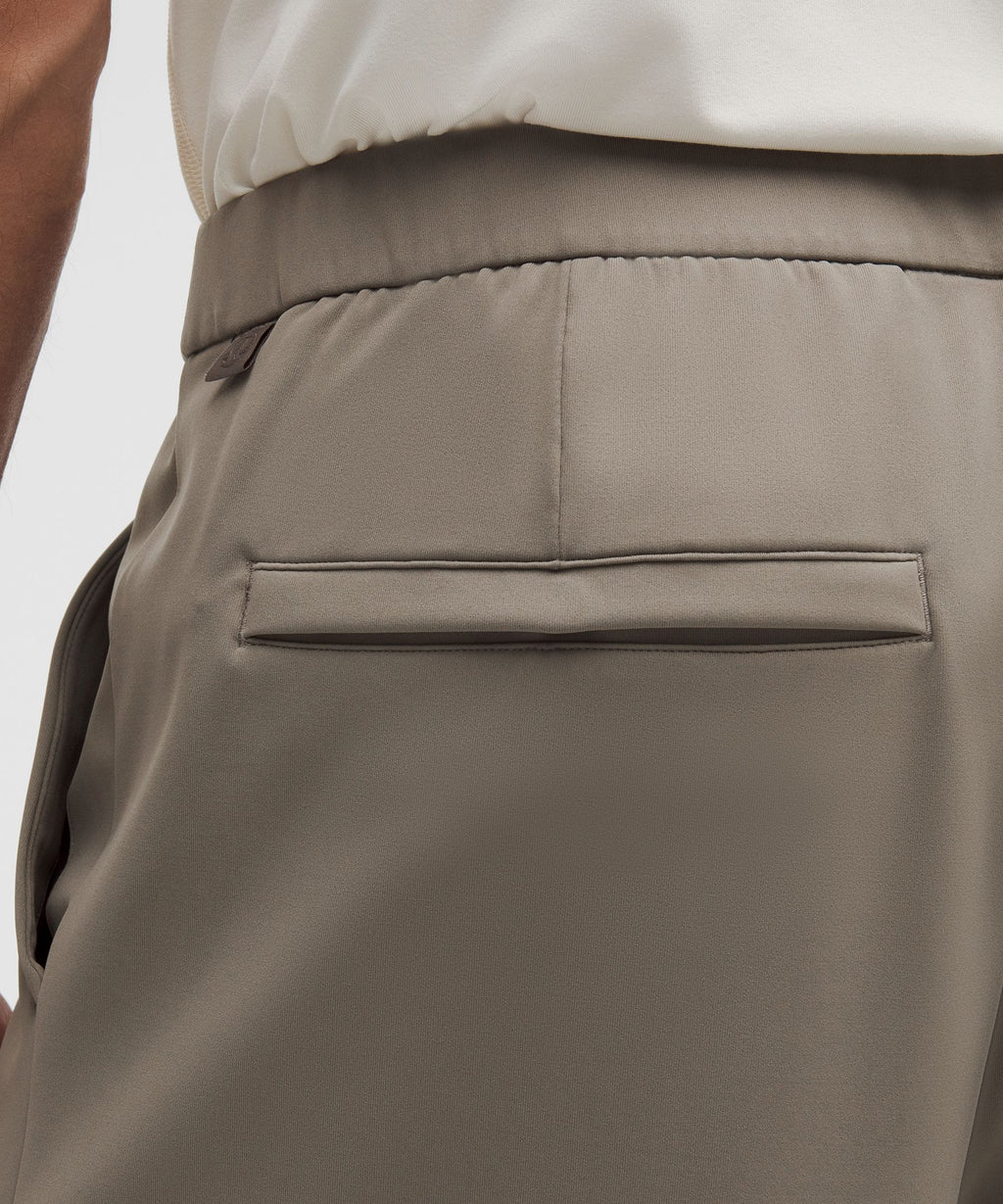 Men's Daydrift Relaxed-Fit Pleated Trouser ShorterNo Belt Loops