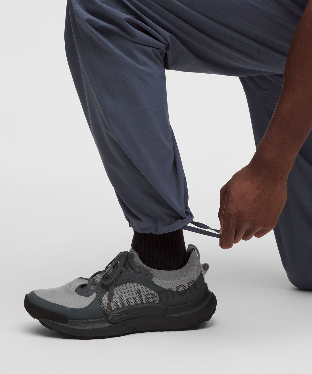 Zero Tucks Ripstop Relaxed-Fit PantRegular