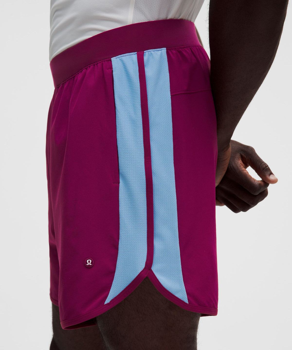 Lightweight Mesh-Pannelled Tennis Short 7"