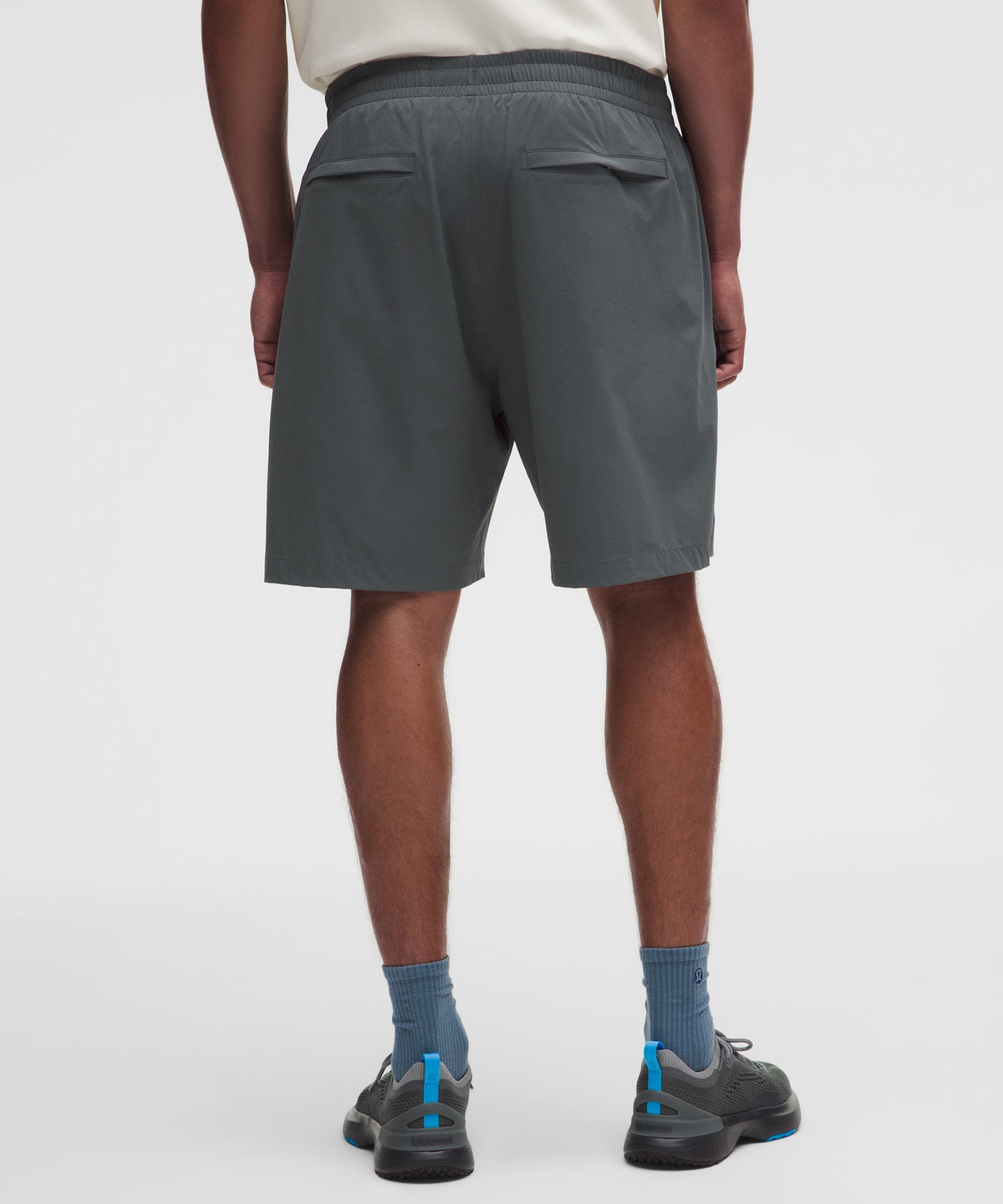 Zero Tucks Relaxed-Fit Short 8"