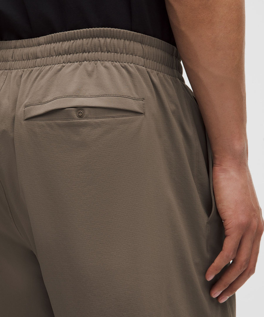 Zero Tucks Relaxed-Fit Short 8"