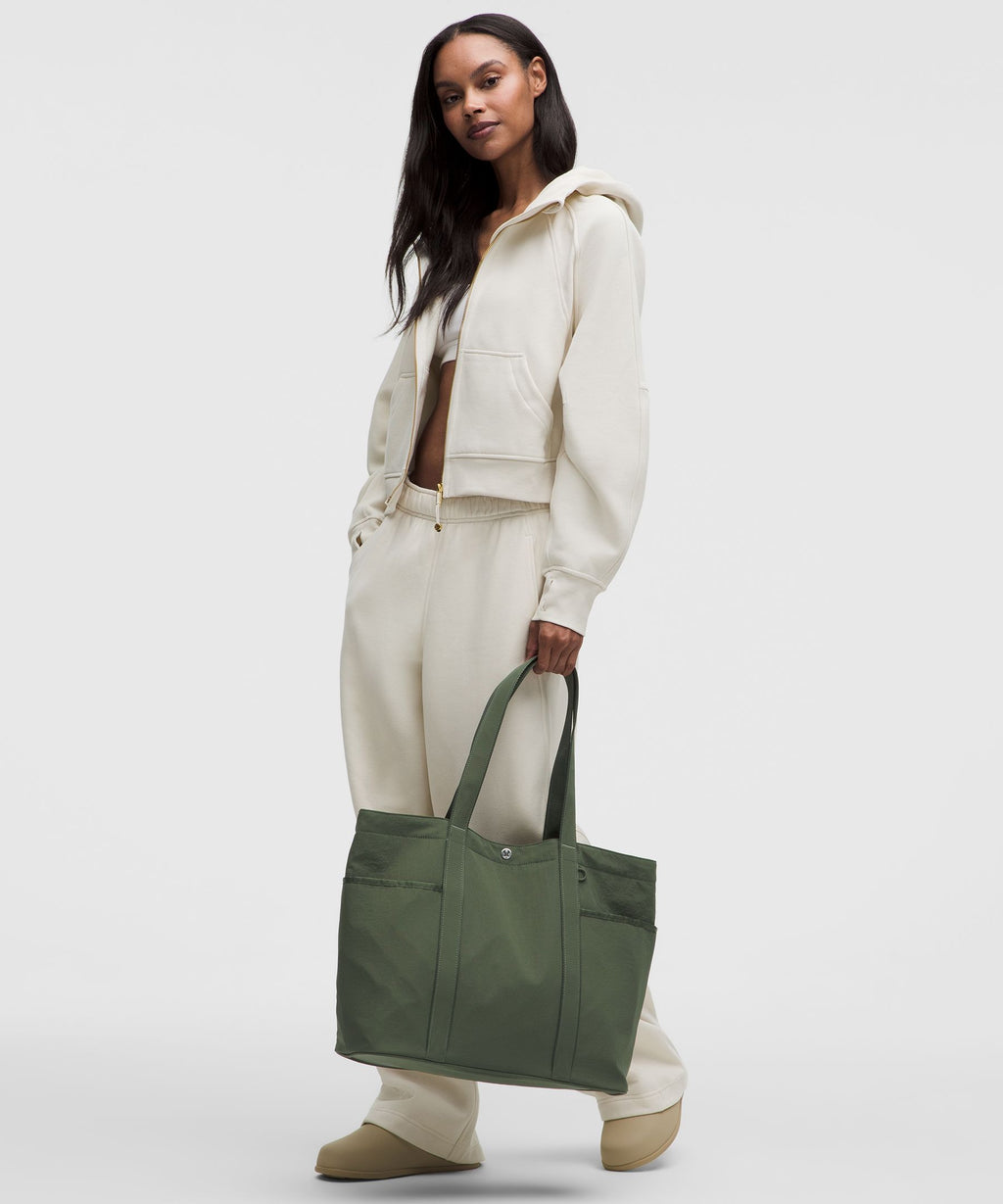 Daily Multi-Pocket Tote Bag 20L