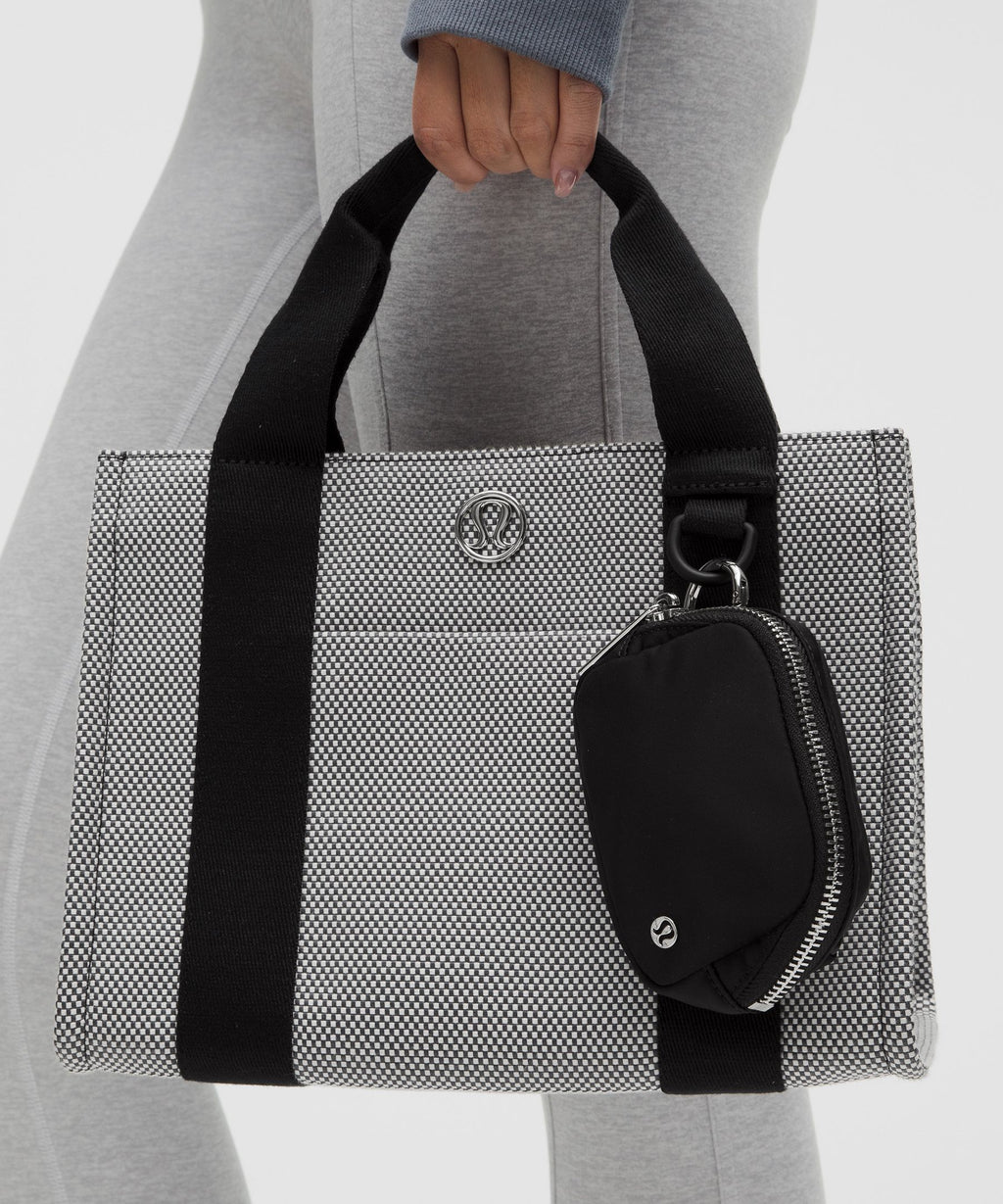Everywhere Belt Bag Nano