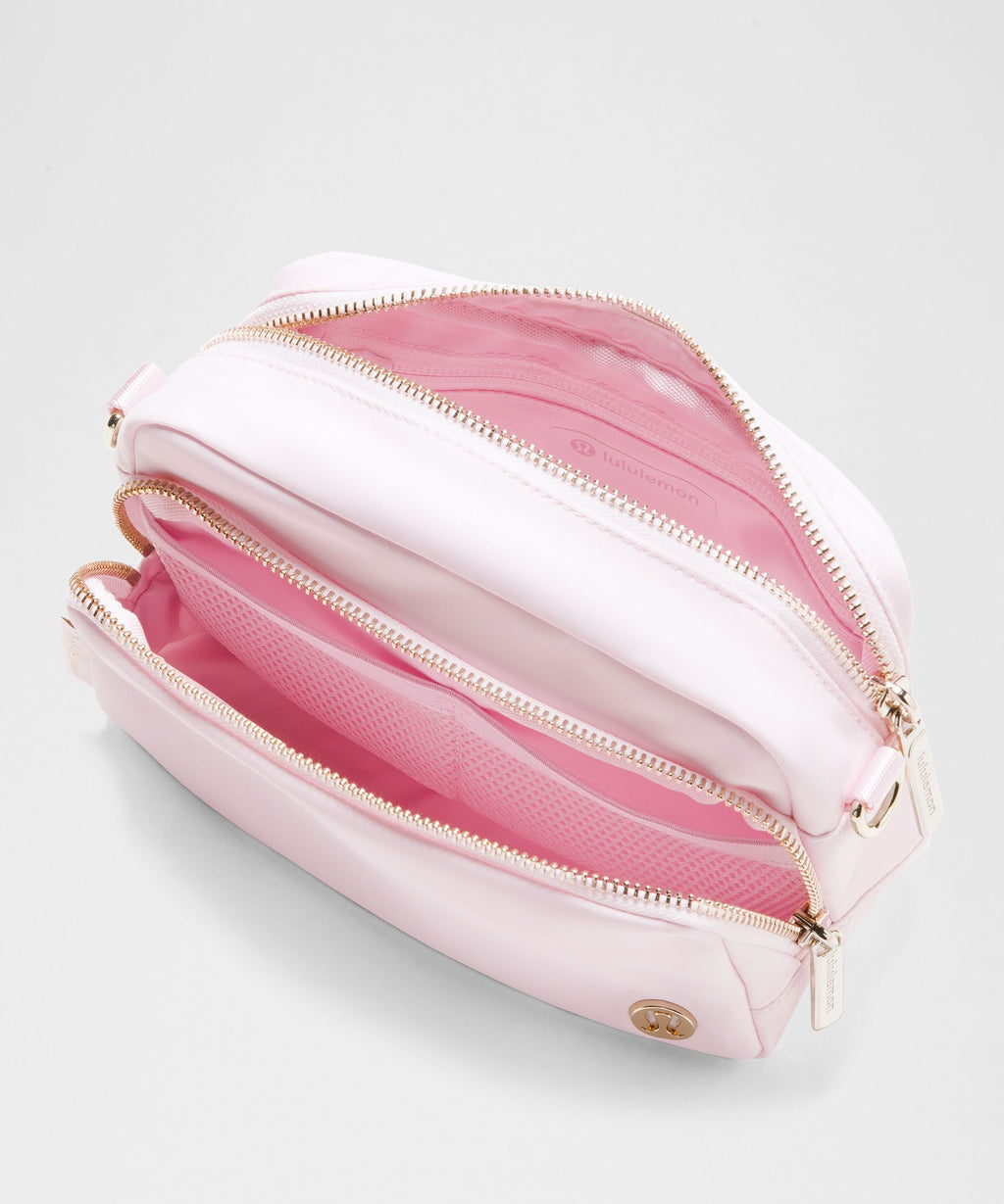 Everywhere Crossbody Bag 2LMetal Hardware