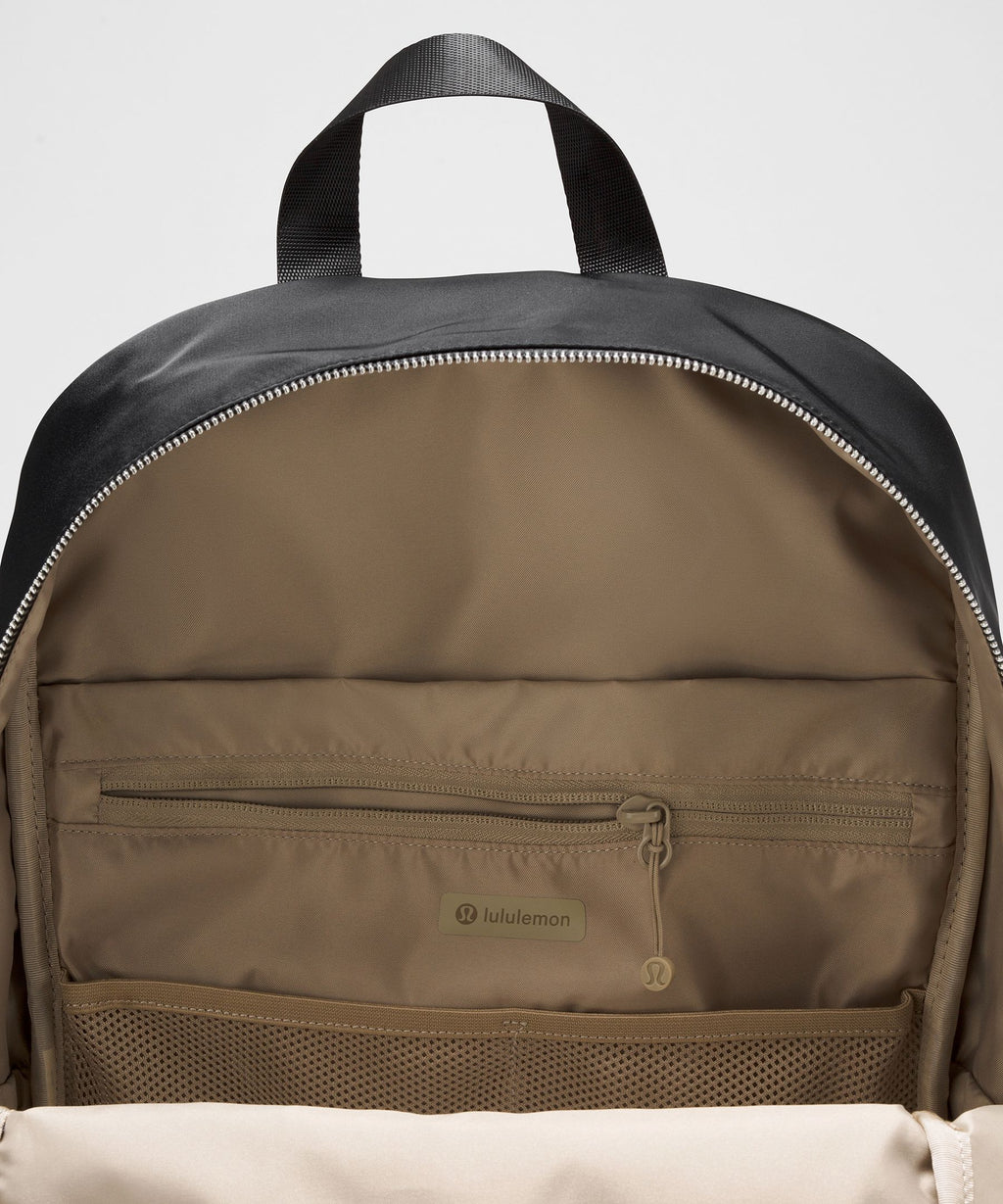 Everywhere Backpack 22LMetal Hardware