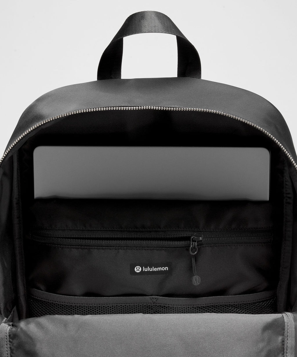 Everywhere Backpack 22LMetal Hardware