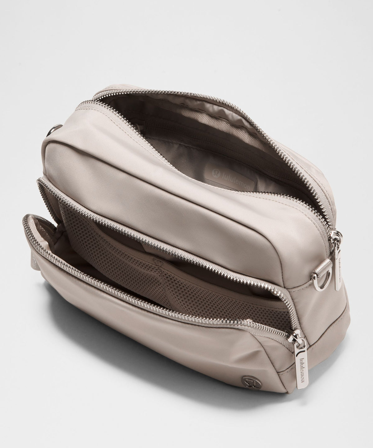 Everywhere Crossbody 3L LargeMetal Hardware