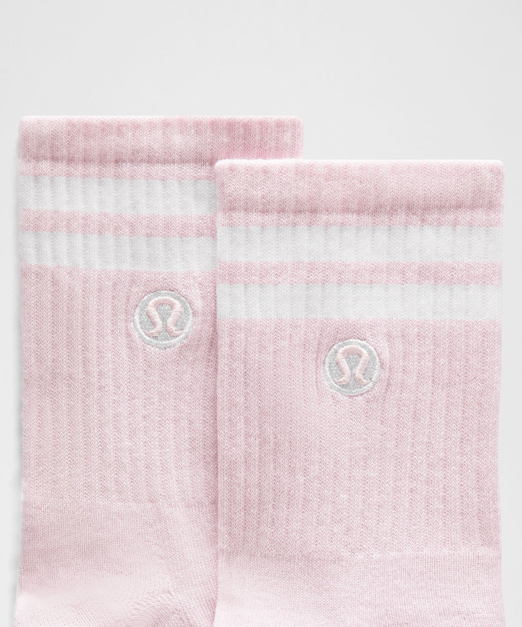 Unisex Daily Essential Quarter SocksStripe