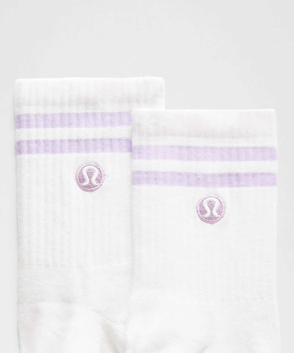 Unisex Daily Essential Quarter SocksStripe
