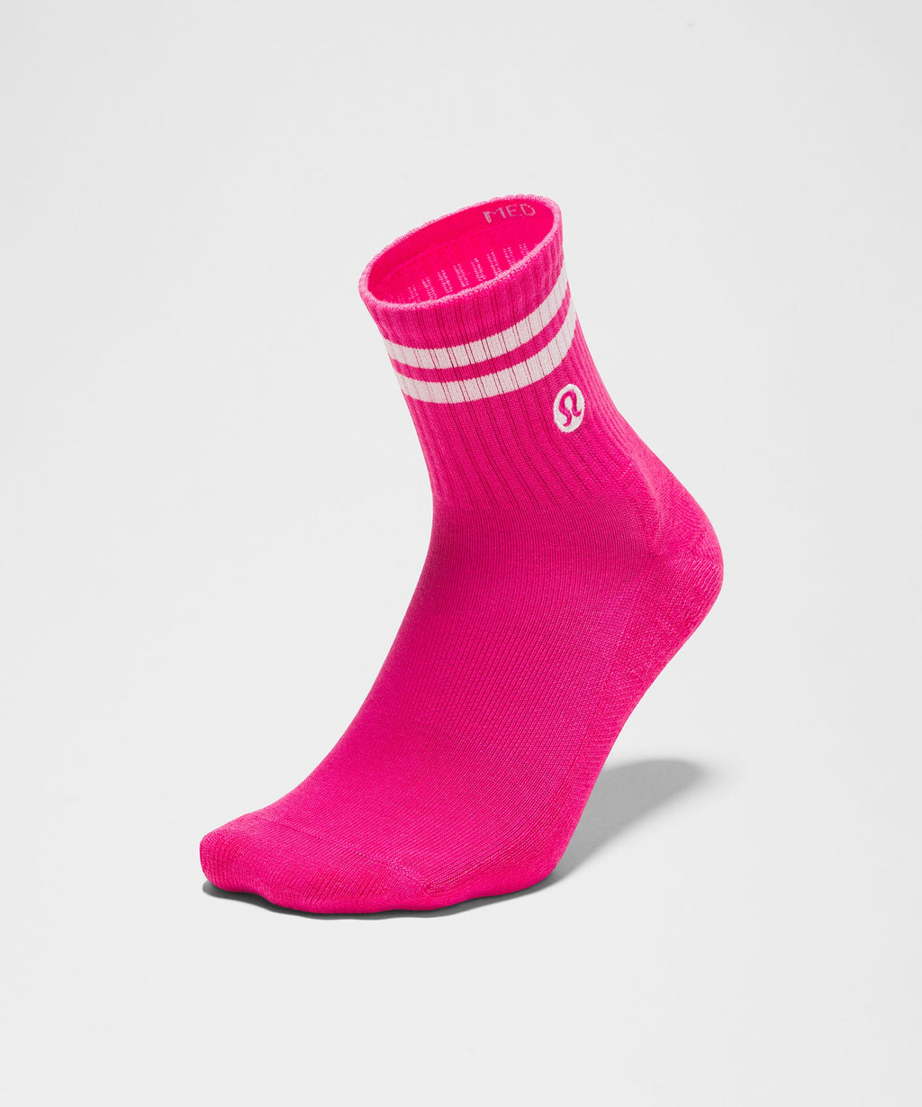 Unisex Daily Essential Quarter SocksStripe