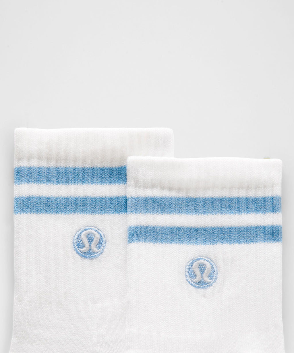 Unisex Daily Essential Quarter SocksStripe
