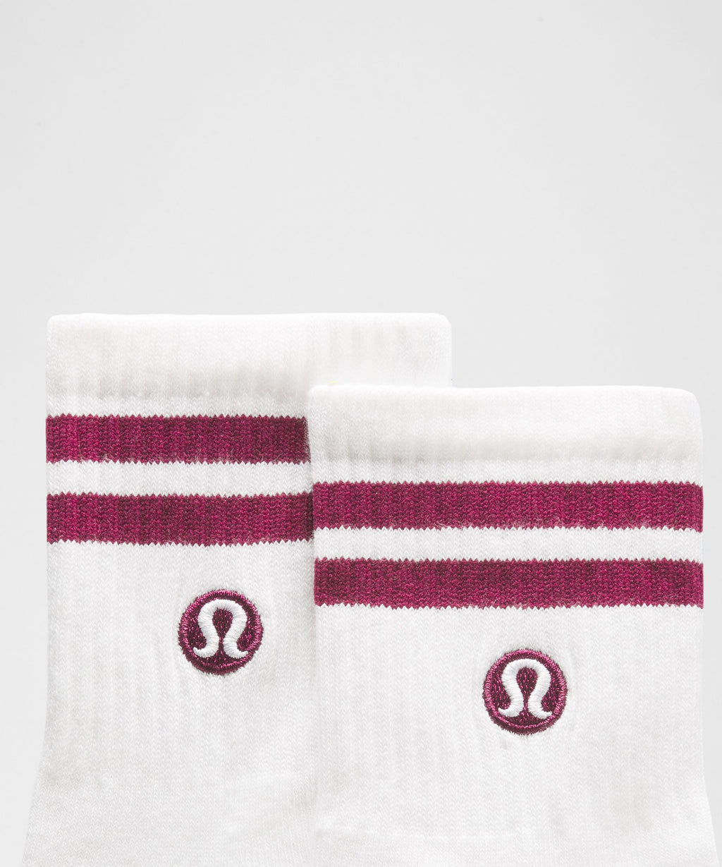 Unisex Daily Essential Quarter SocksStripe