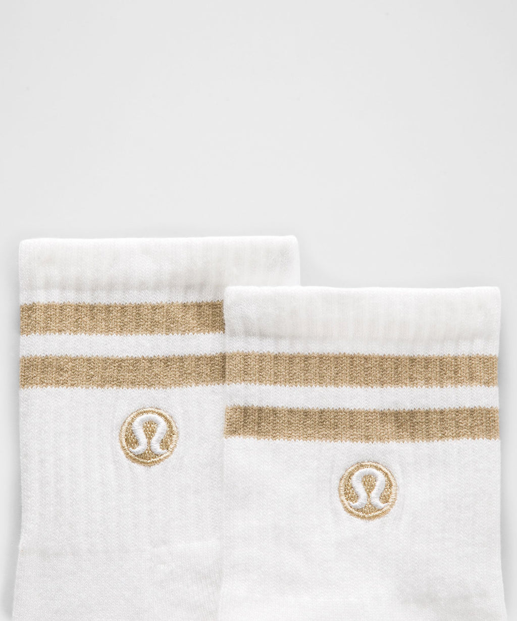 Unisex Daily Essential Quarter SocksStripe
