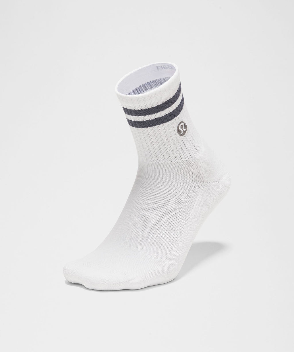 Unisex Daily Essential Quarter SocksStripe