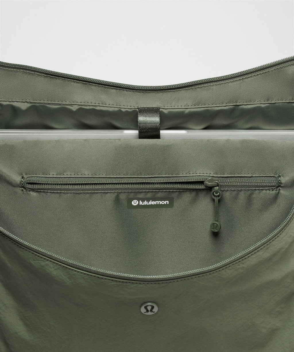 Extra-Large Slouchy Shoulder Bag 24L