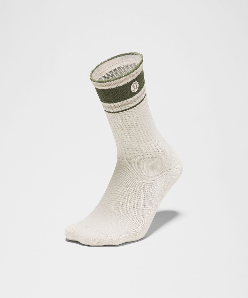 Unisex Daily Essential Crew SocksRetro Stripe