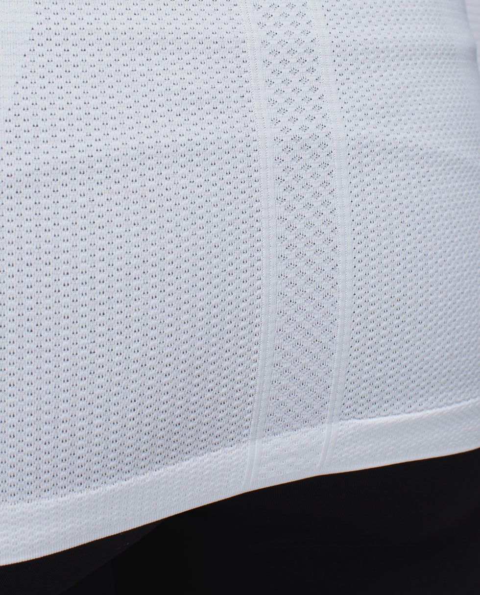Swiftly Tech Long-Sleeve Shirt 2.0Hip Length
