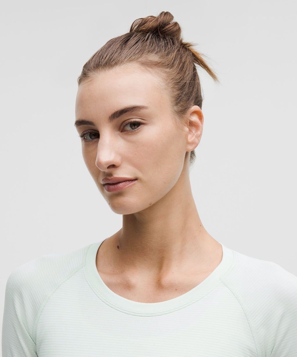 Swiftly Tech Long-Sleeve Shirt 2.0Hip Length