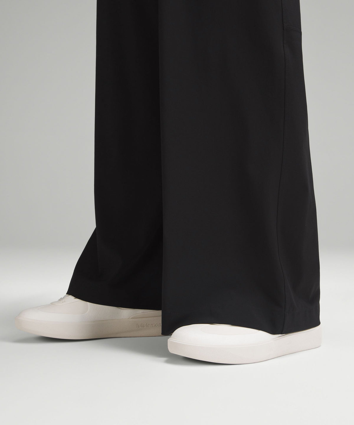 Swift Mid-Rise Wide-Leg Pant