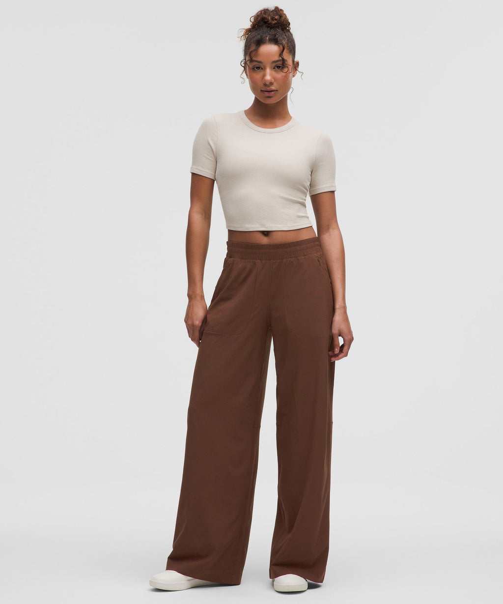 Swift Mid-Rise Wide-Leg Pant