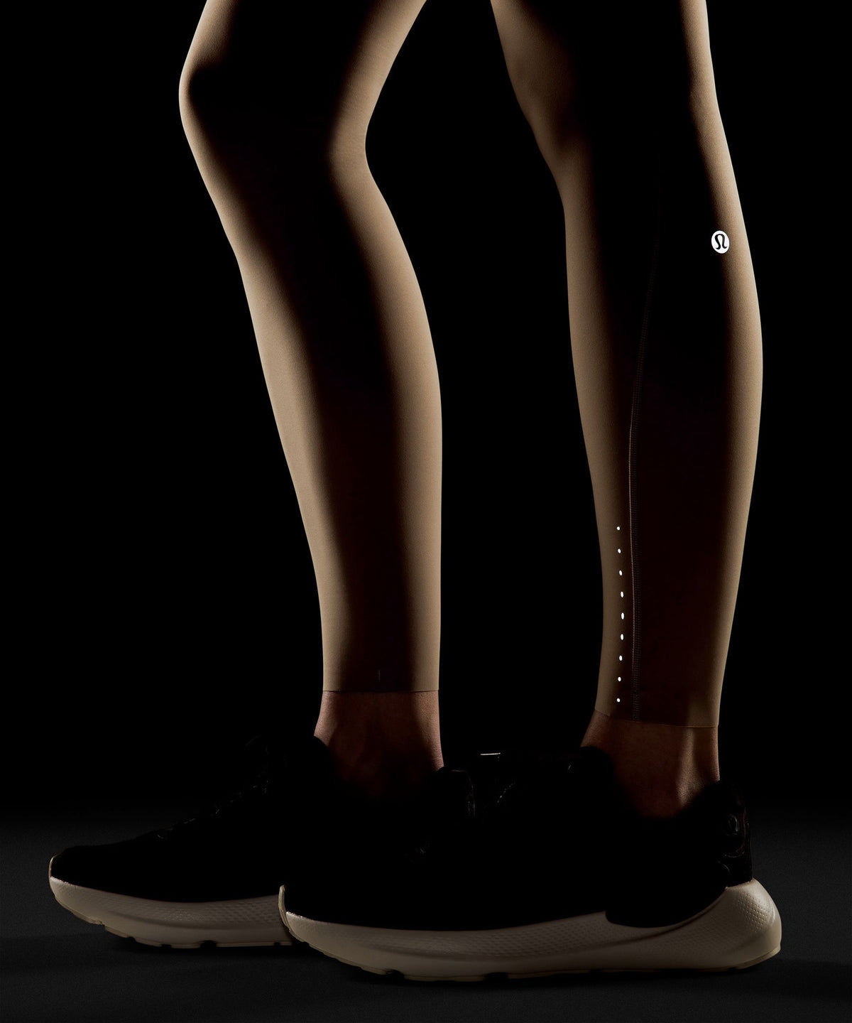 Fast and Free High-Rise Tight 28"5 Pocket