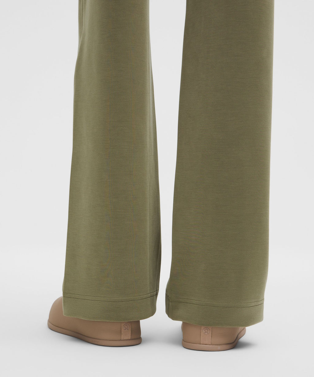Softstreme Pintuck Mid-Rise PantRegular