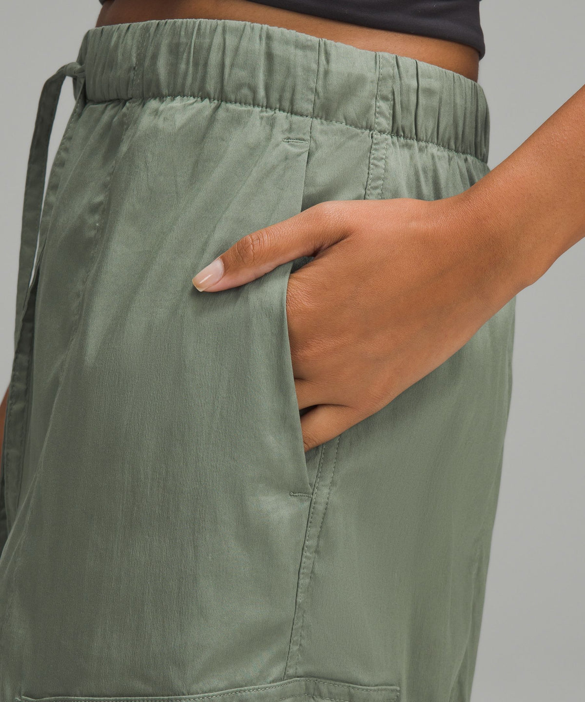 Lightweight Adjustable Mid-Rise Cargo Pant