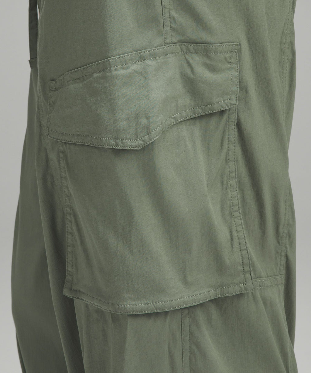 Lightweight Adjustable Mid-Rise Cargo Pant