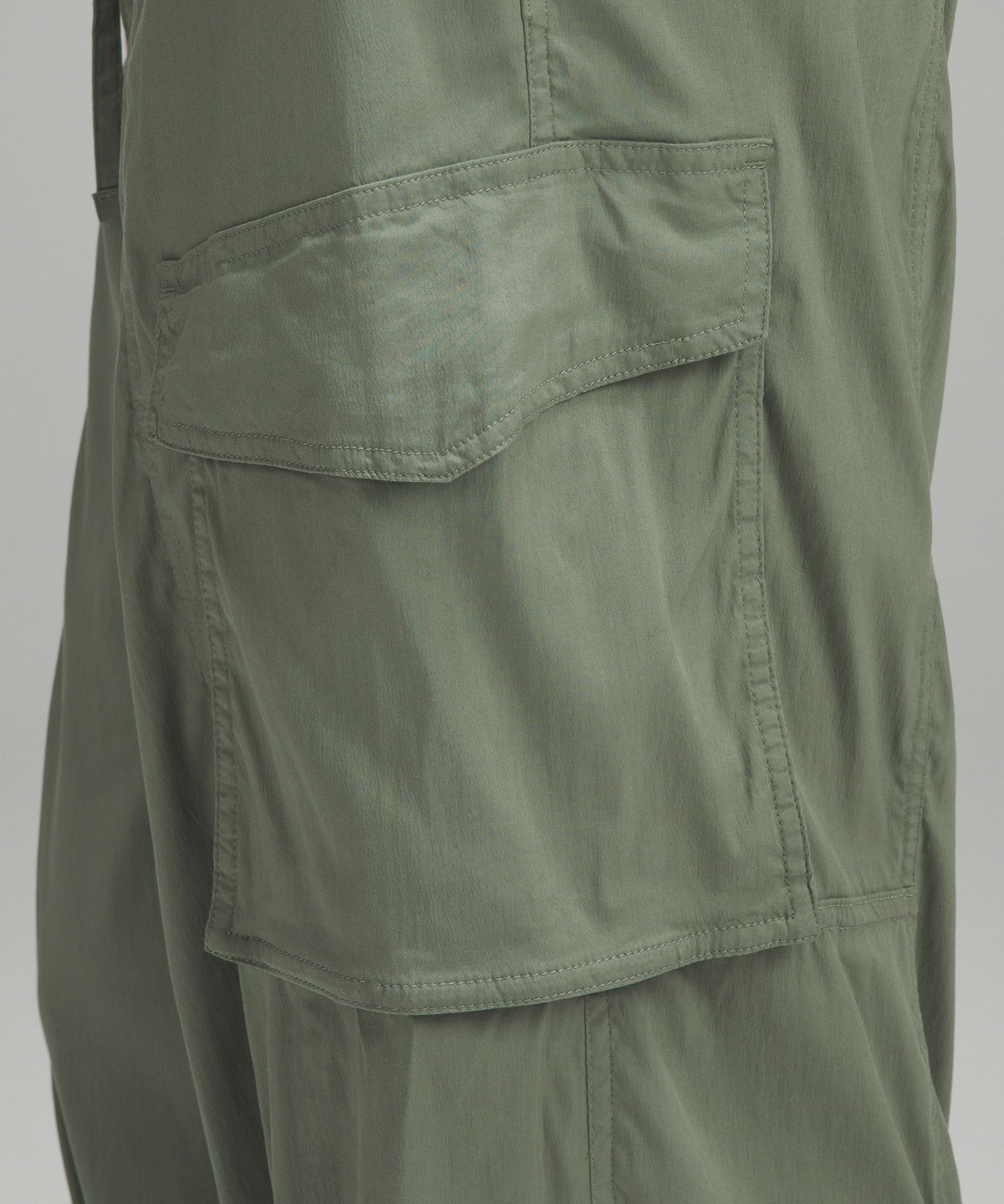 Lightweight Adjustable Mid-Rise Cargo Pant