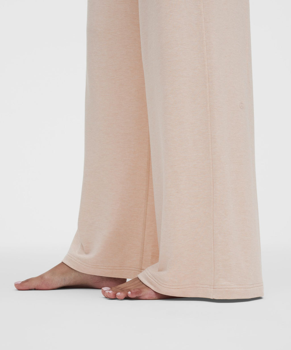 BeCalm Mid-Rise Wide-Leg Pant