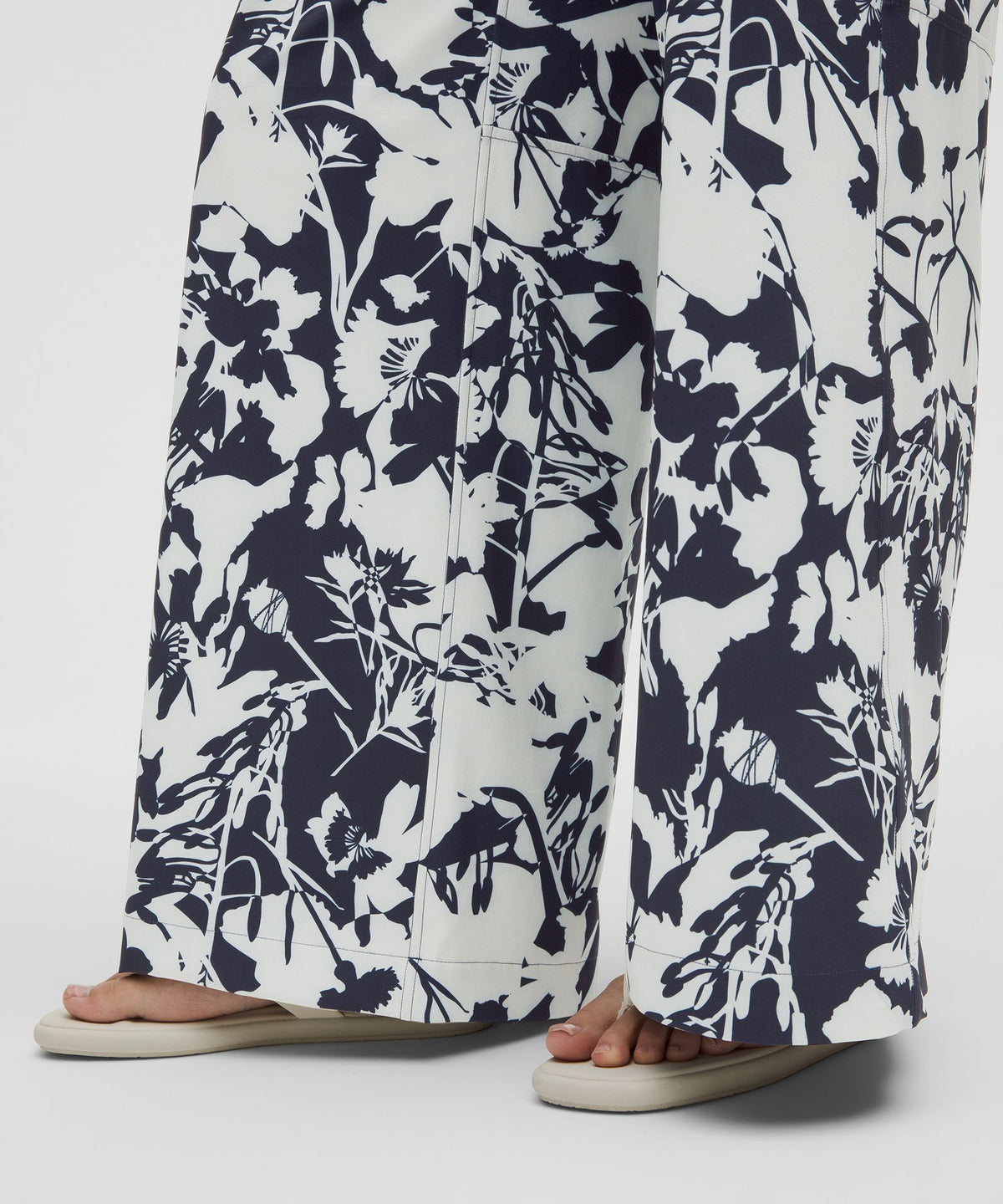 Swift Mid-Rise Wide-Leg Pant