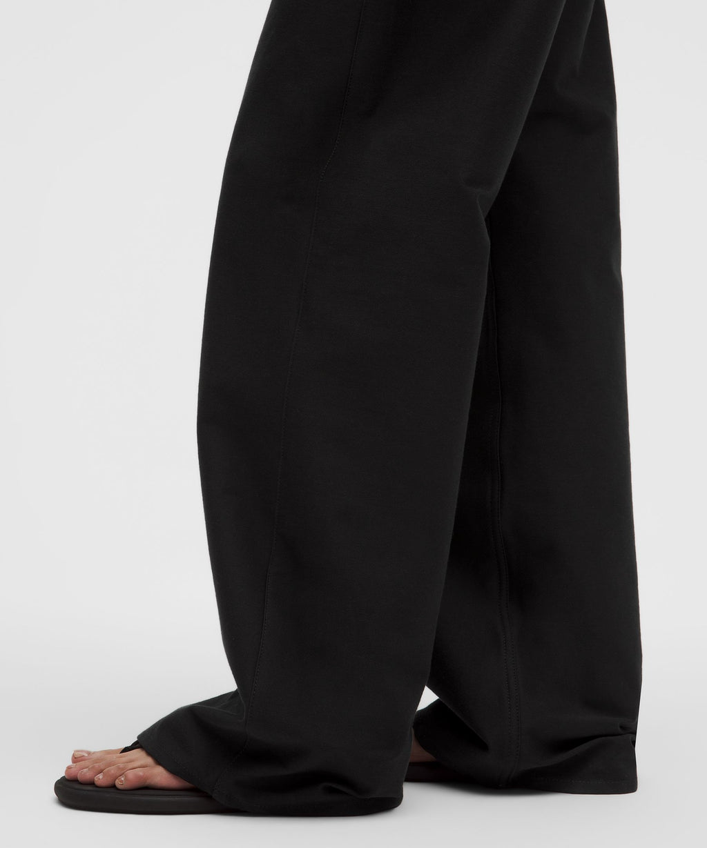 EasyFive Low-Rise Classic Wide-Leg PantRegular