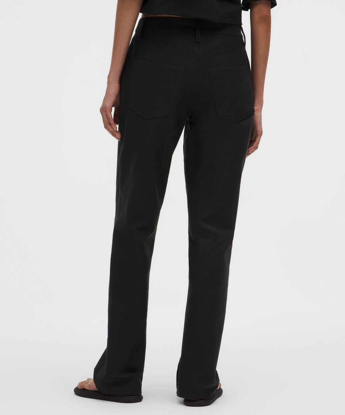 EasyFive Mid-Rise Relaxed-Straight PantShort