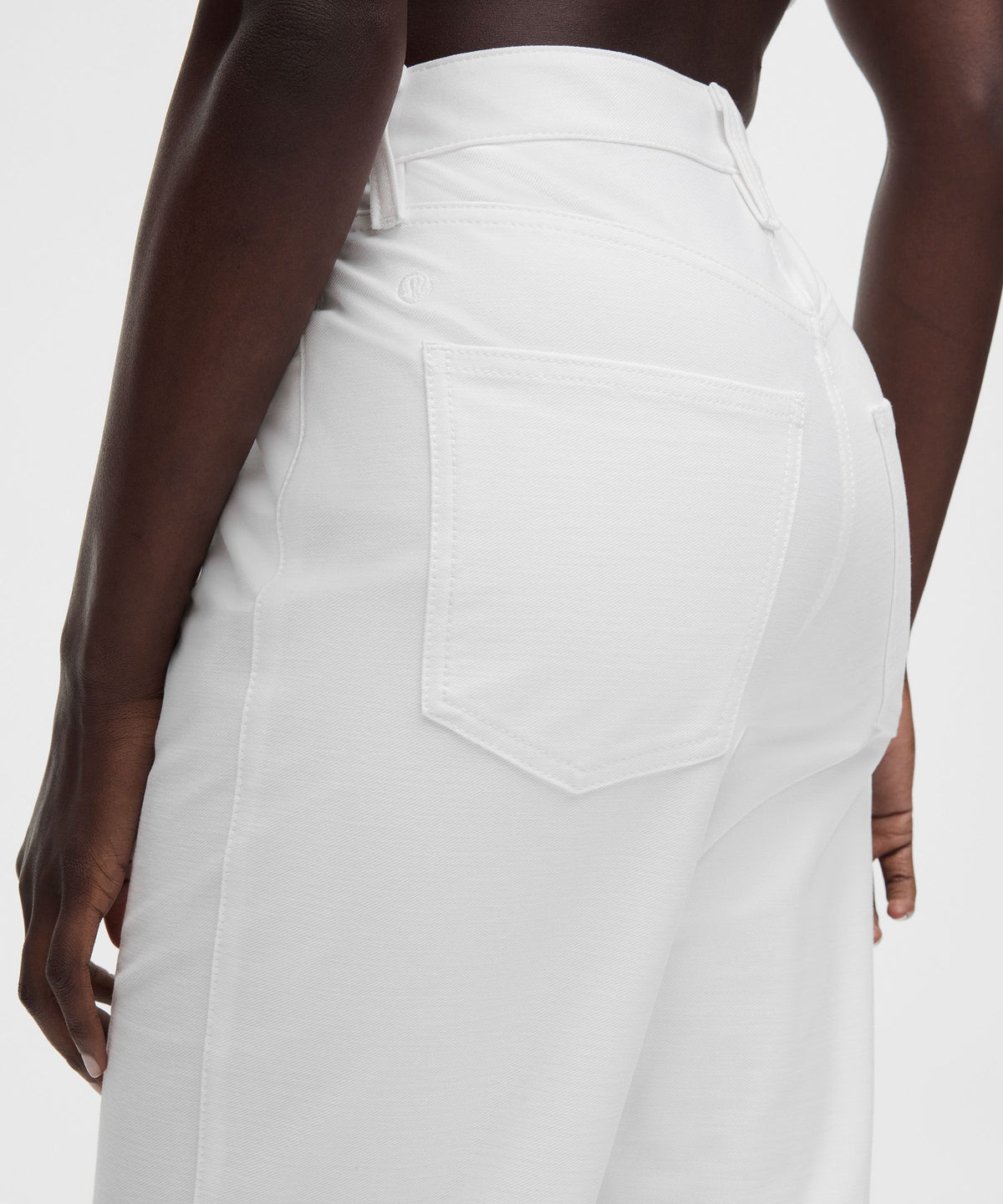 EasyFive Mid-Rise Relaxed-Straight PantShort