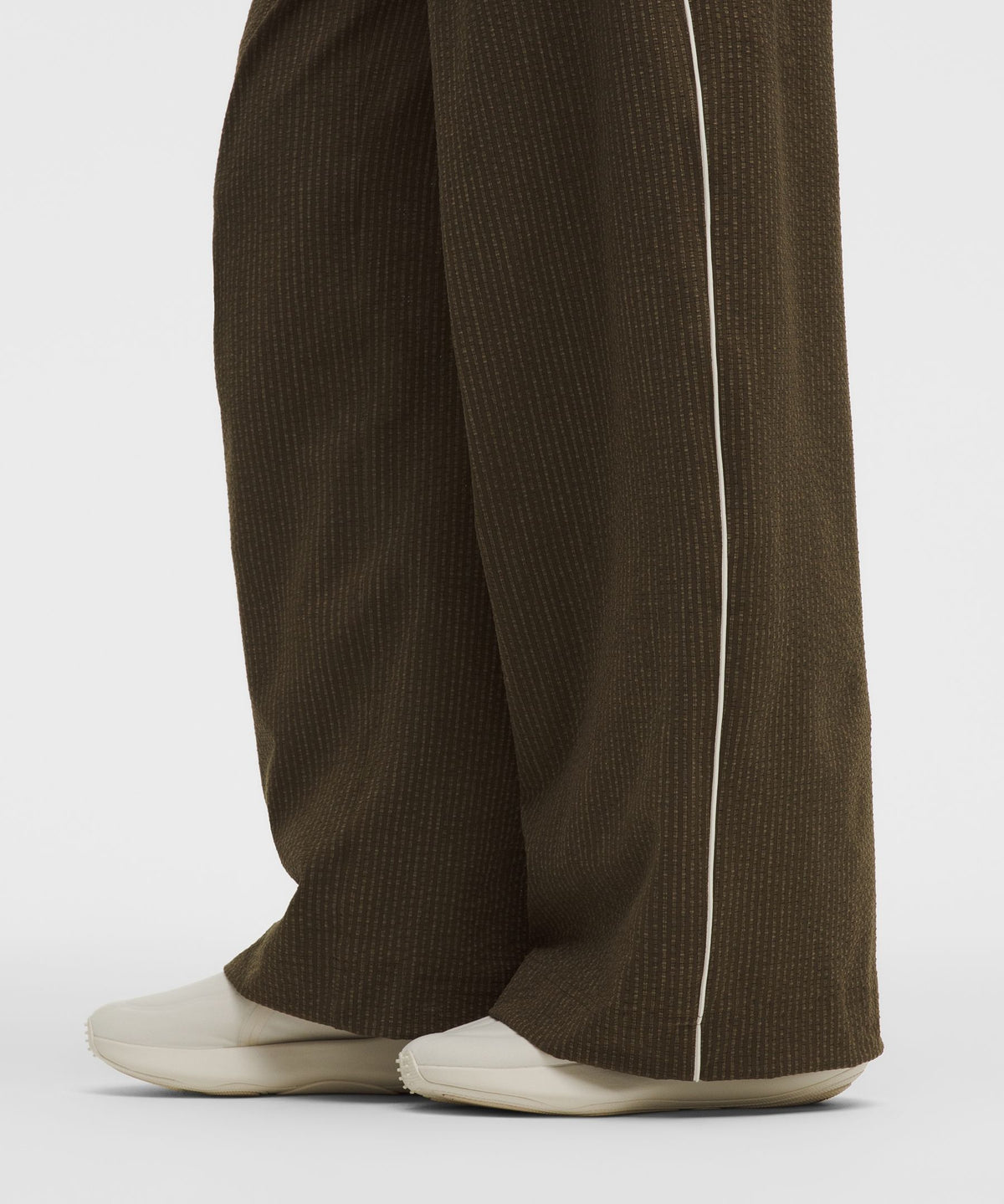 Seersucker WovenAir High-Rise Pleated PantRegular
