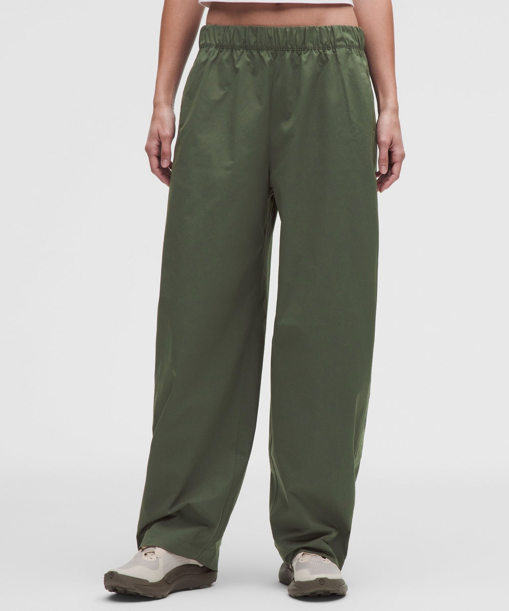 Woven Mid-Rise Barrel-Leg PantRegular