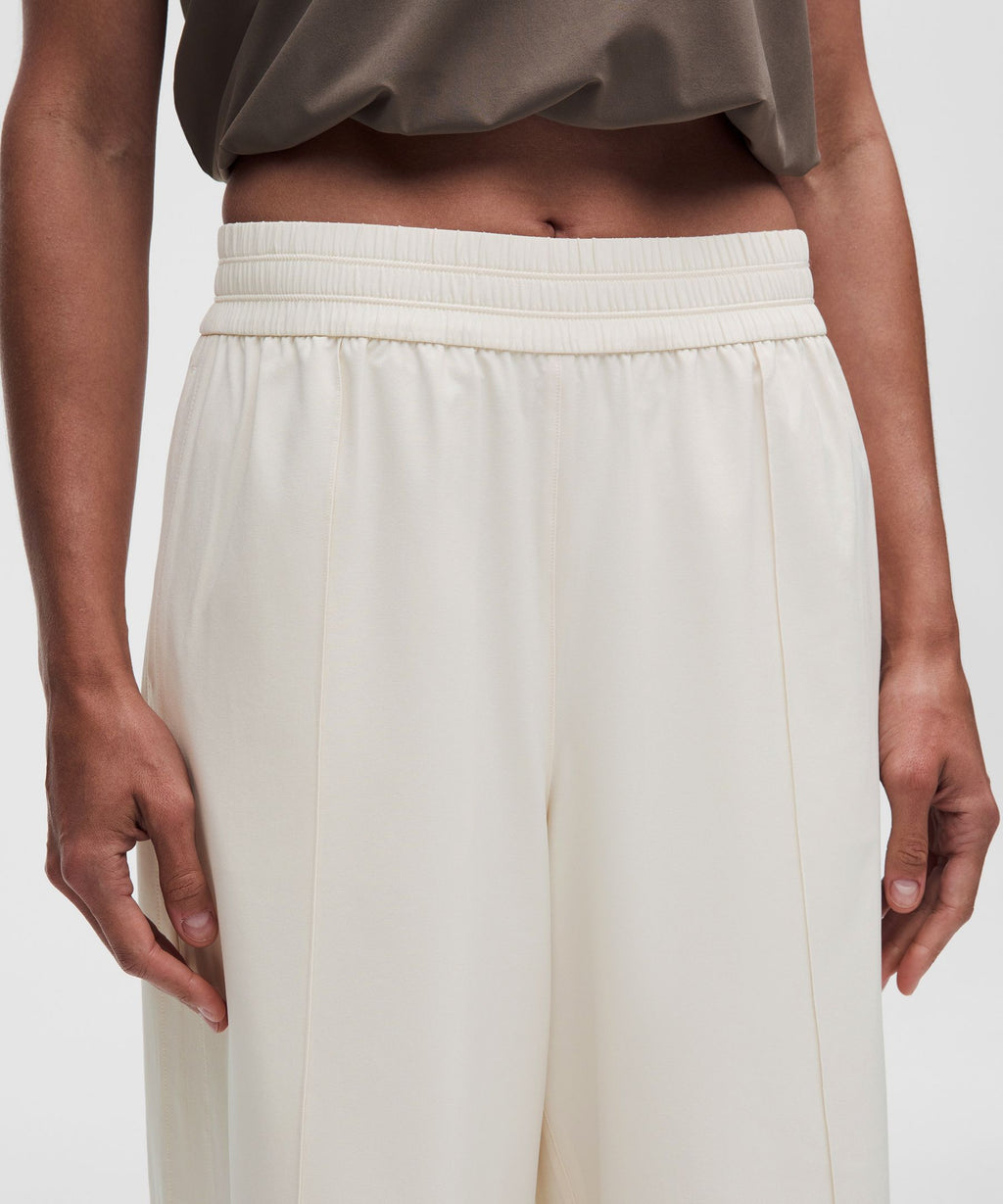Breezily Mid-Rise Cropped Pant