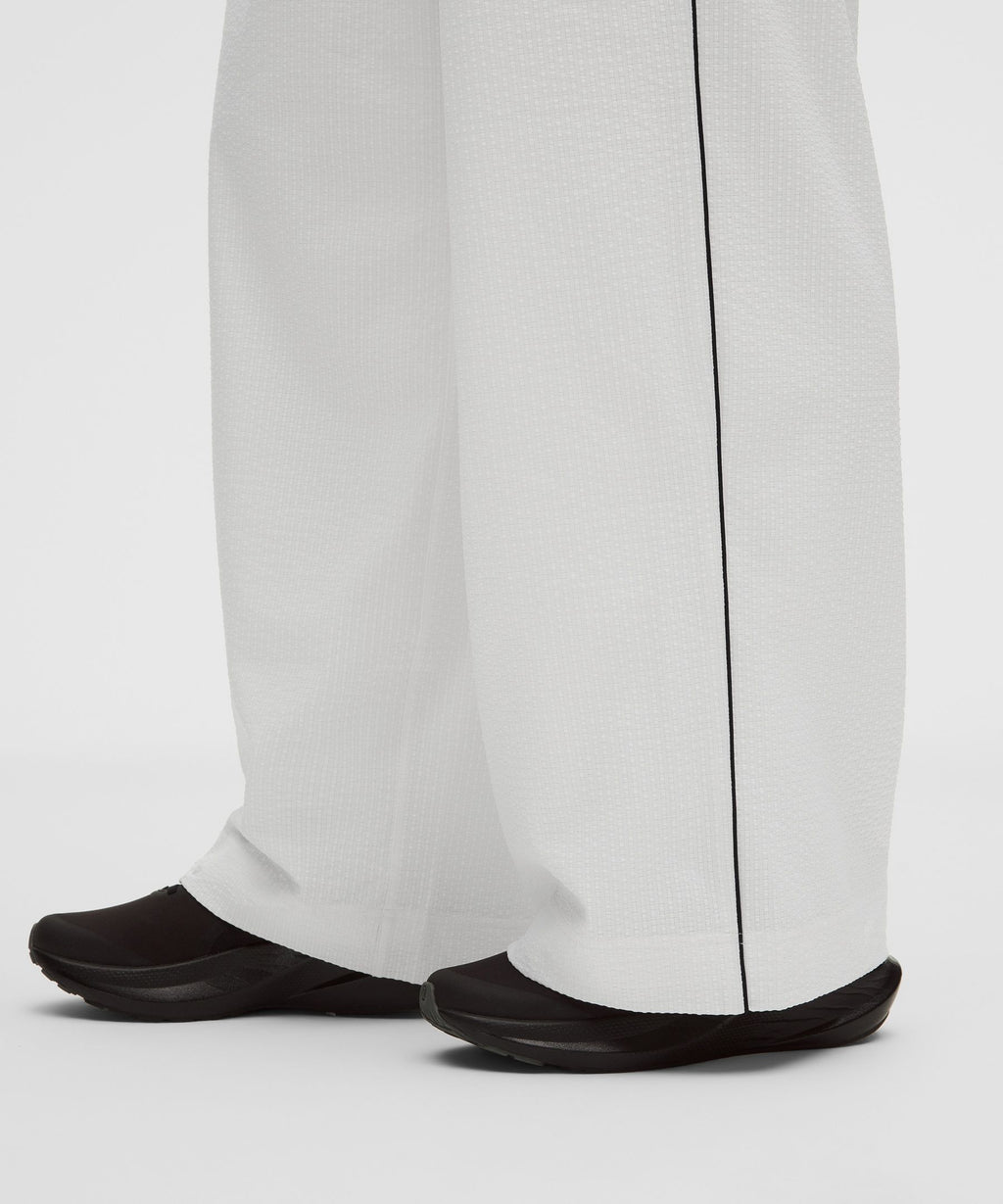 Seersucker WovenAir High-Rise Pleated PantRegular