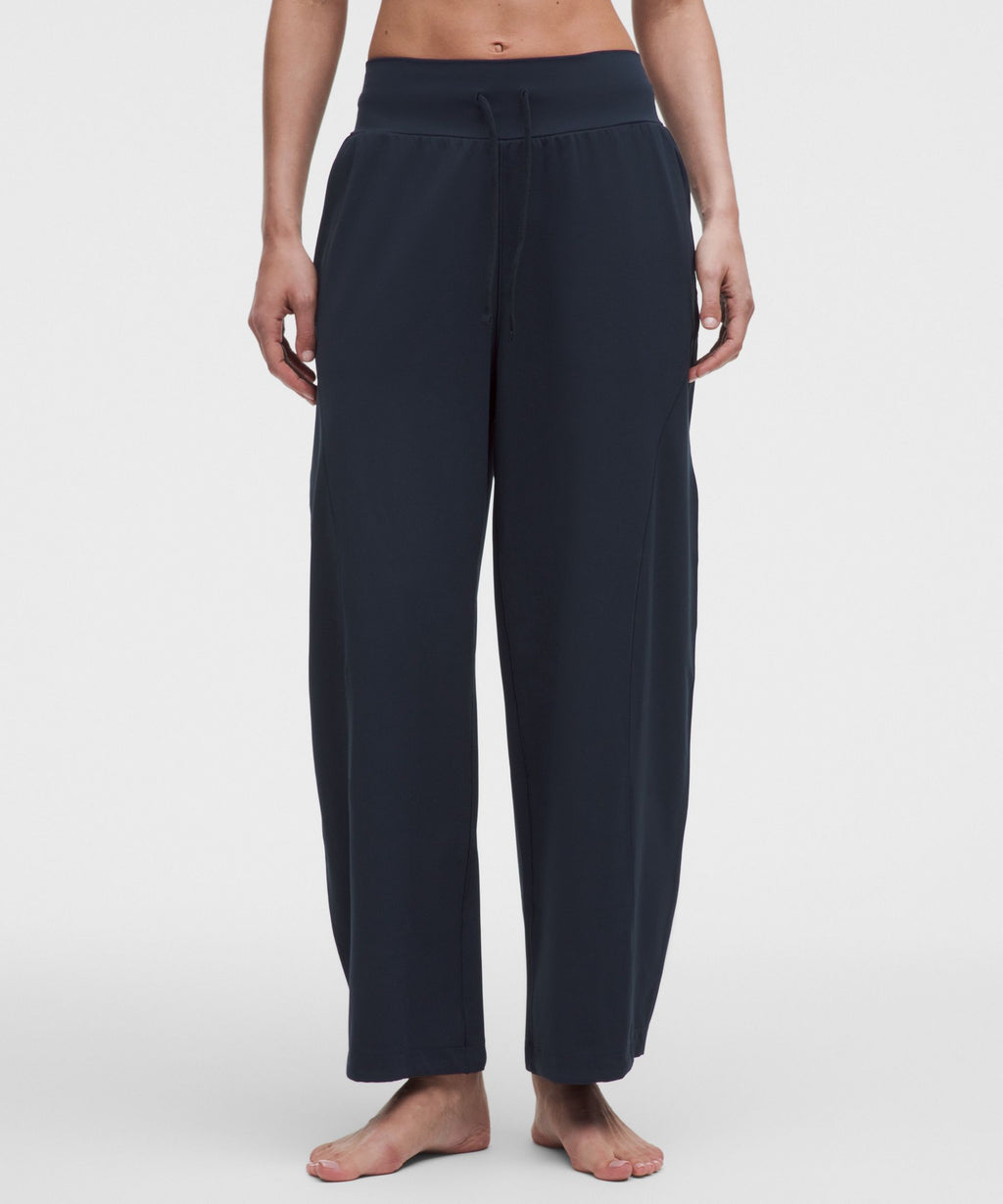 Groove Low-Rise Relaxed Cinch PantRegular
