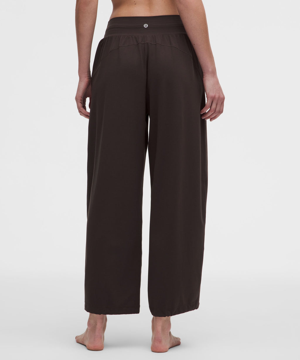 Groove Low-Rise Relaxed Cinch PantRegular