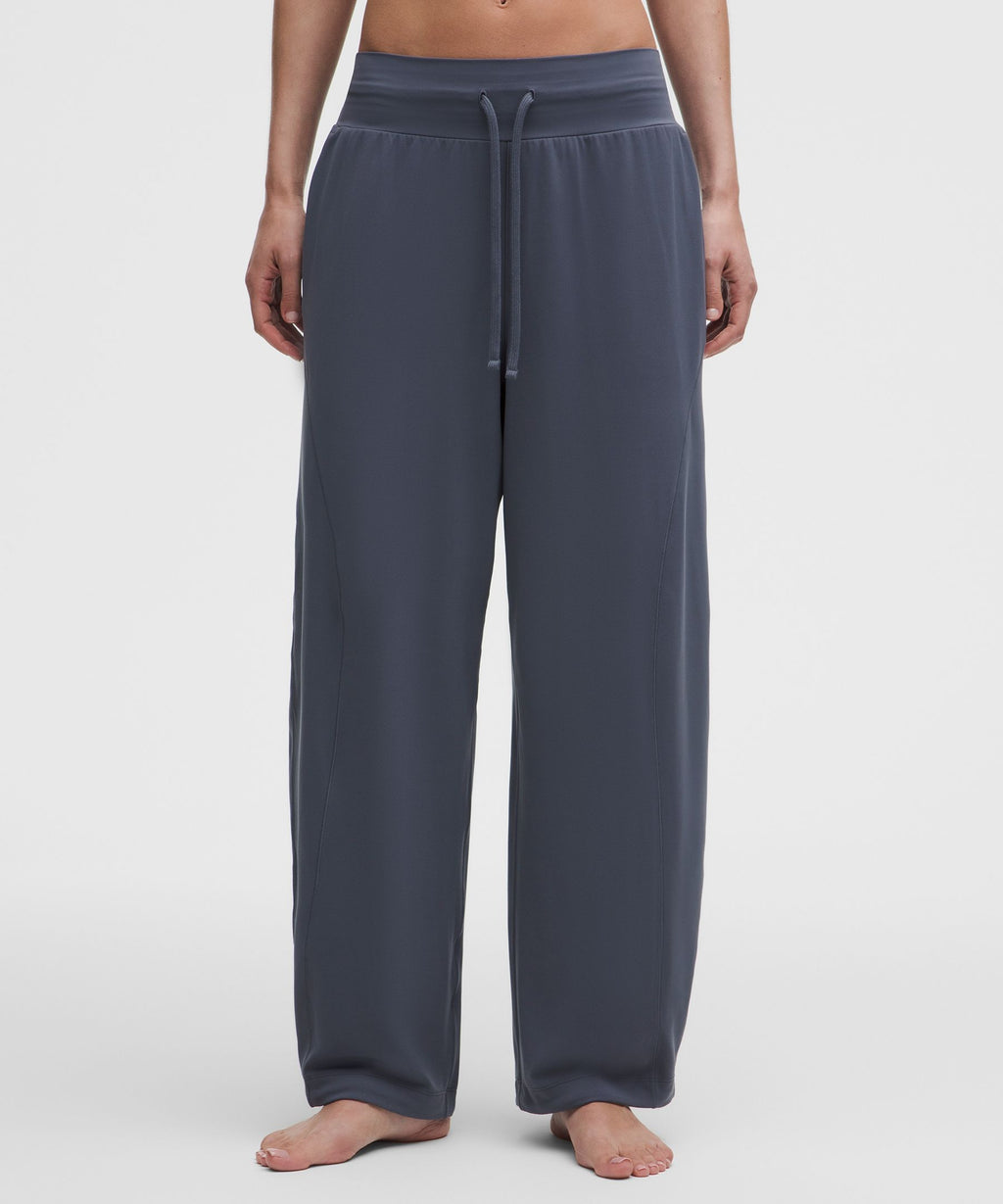 Groove Low-Rise Relaxed Cinch PantRegular