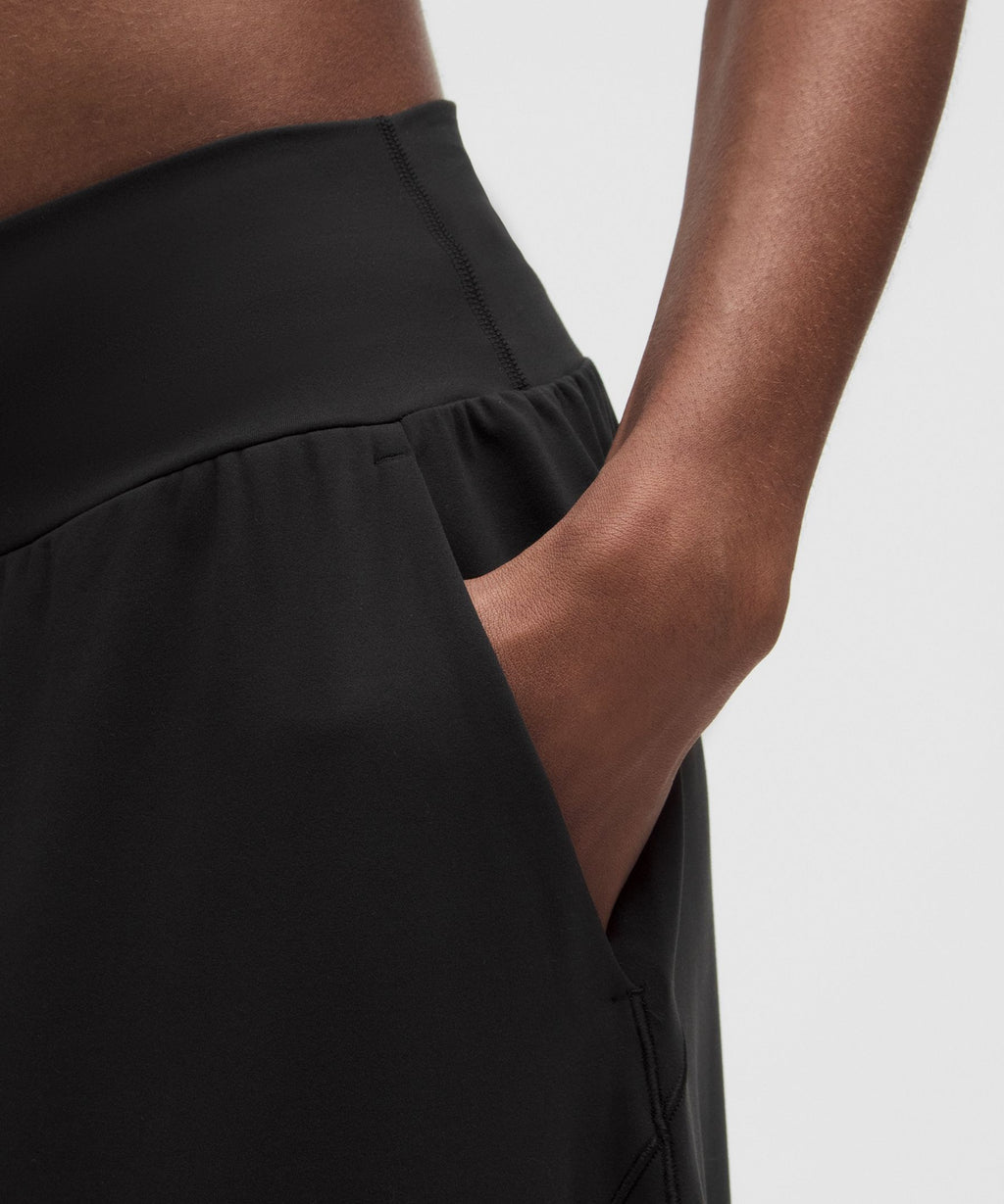 Groove Low-Rise Relaxed Cinch PantShort