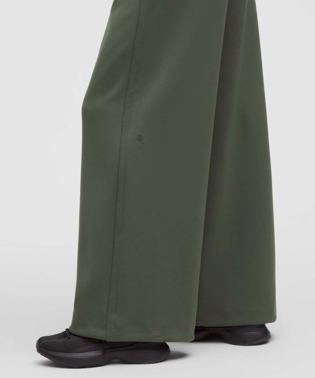 Smooth Spacer High-Rise Wide-Leg PantRegular